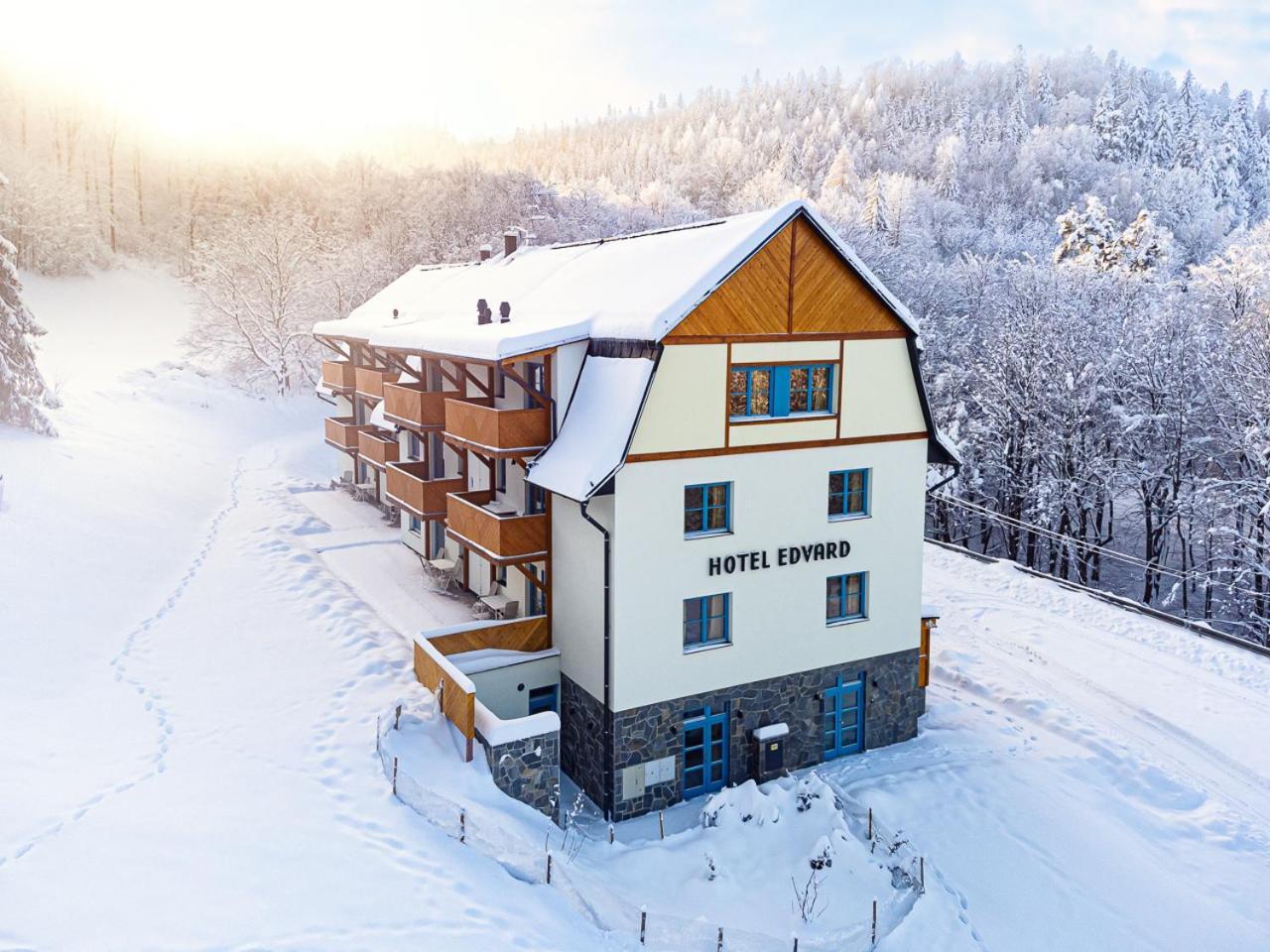 Hotel Edvard Frenštát pod Radhoštěm Exterior foto